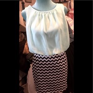 Aqua & Chevron Pattern Dress Small one piece Pleated Blouse Sleeveless